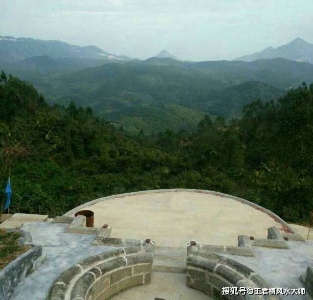 菱形的镜子风水_玄关菱形地砖风水怎么化解_菱形镜子通灵